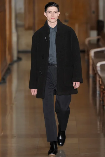 Look 25